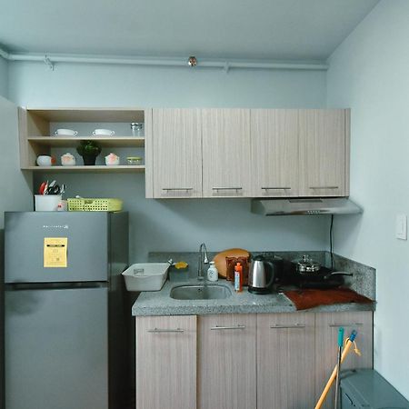 Cozy Unit With Free Pool, Netflix & Wifi In Alabang Crq3 Aparthotel Muntinlupa City Exterior photo
